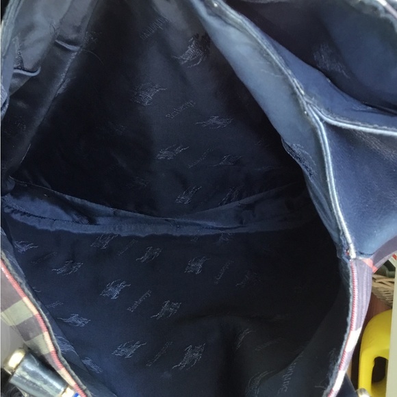 Burberry shoulder bag in excellent use condition 14x14 - Picture 2 of 11